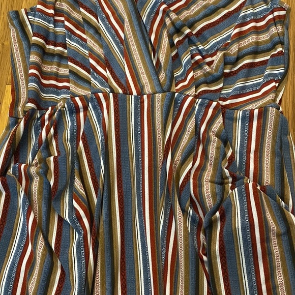 BCBGeneration Women’s Red and Blue Striped Dress With Slits Size L - Picture 5 of 9